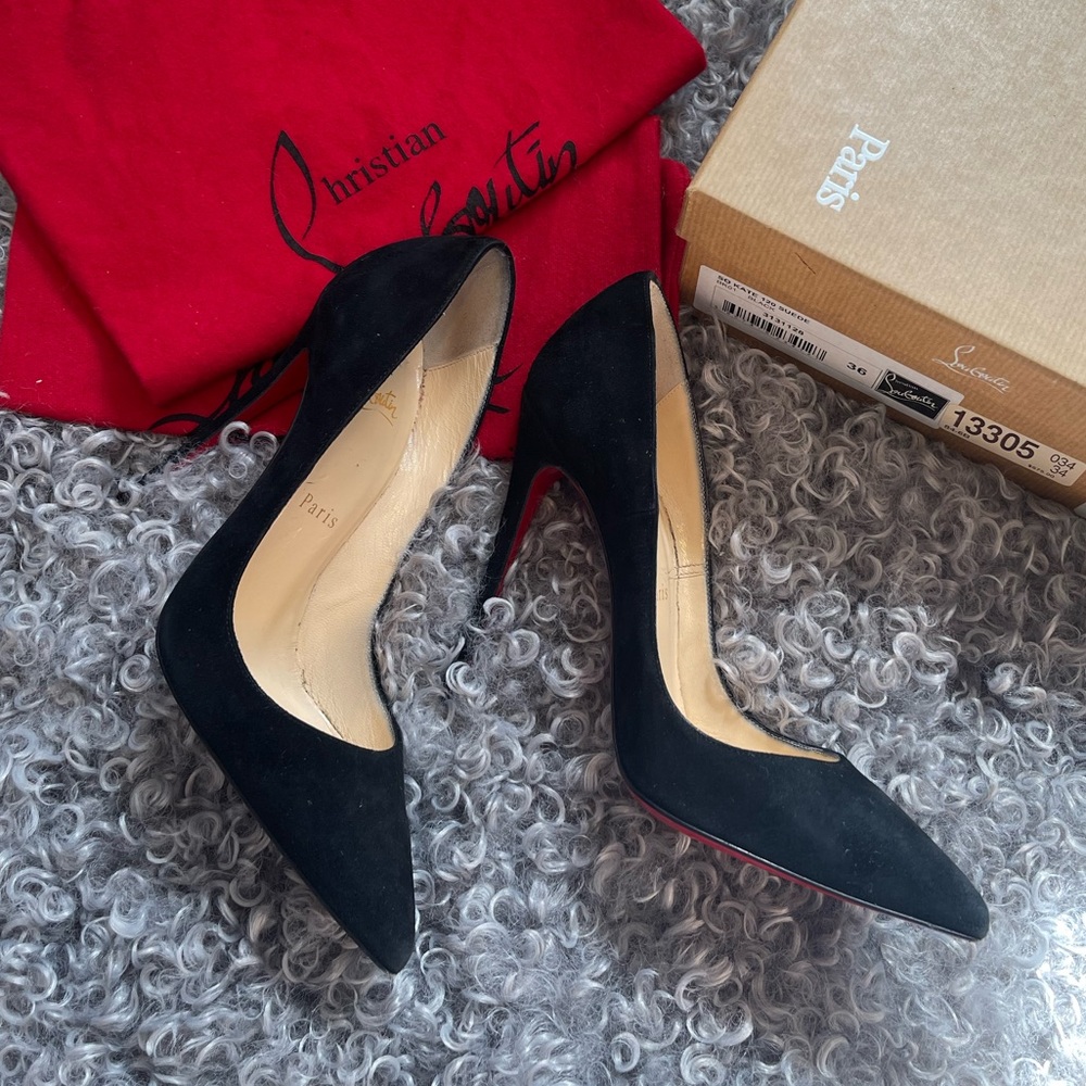 Christian Louboutin So Kate Heel